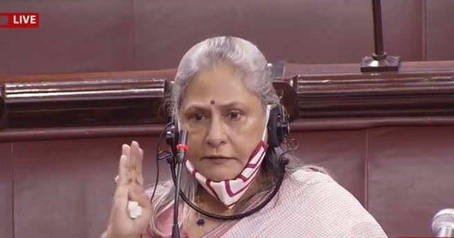 'शी द पीपल' या वेबसाईटनं दिलेल्या माहितीनुसार, जया बच्चन यांची भूमिका असणाऱ्या या आगामी चित्रपटाचं दिग्दर्शन गजेंद्र अहिरे करणार आहेत. 