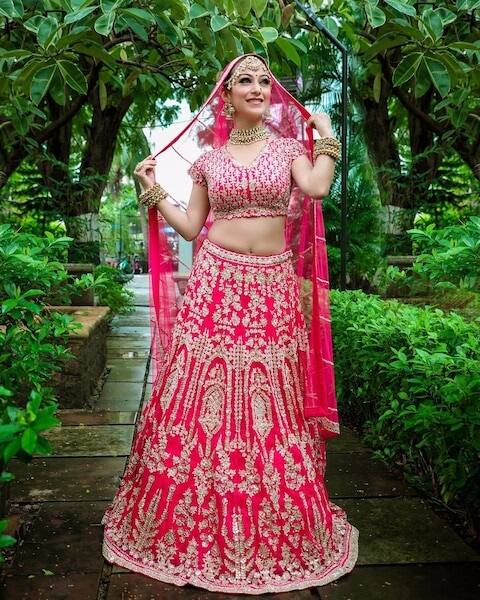 वास्तविक जीवनात, सुनैना फौजदारचा डाएट फूडशी काही संबंध नाही. उलट ती डायटिंगपासून दूरच आहे. तिच्या फिटनेसचे रहस्य डाएट फूड नाहीतर दुसरेच आहे. (Photo Credit- Instagram)