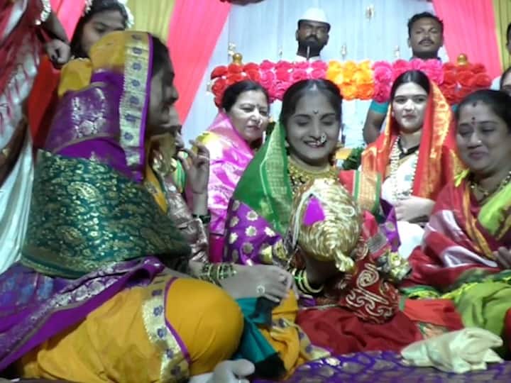 या रॅली नंतर बरोबर बारा वाजता सजवलेल्या बाळ शिवाजी राजांना पाळण्यात घालून हा जन्मोत्सव महिलांनी साजरा केला .