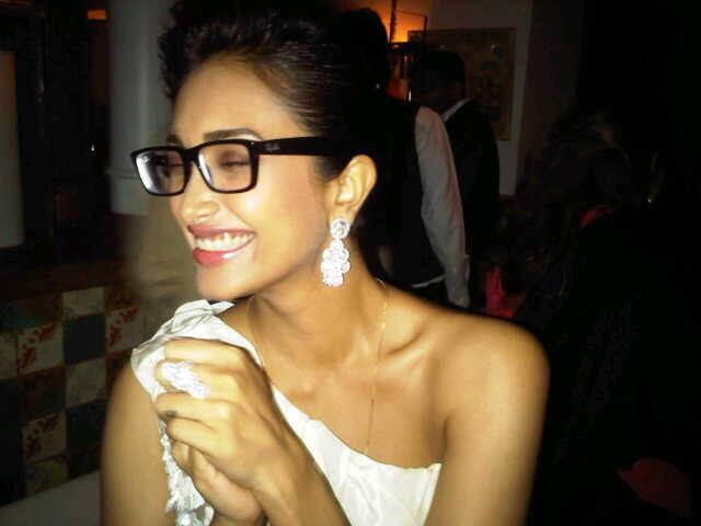 3 जून 2013 साली जिया खानचे प्रेत तिच्या जुहूच्या राहत्या घरी मिळाले. मरण्यापूर्वी जियाने सूरजसोबत संभाषण केलं होतं.