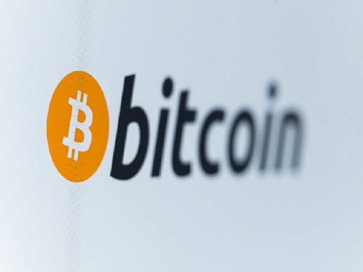 Bitcoin market Capitalisation touches new hight  to 1 trillion dollar Bitcoin मधील गुंतवणुकीचा नवा उच्चांक! बाजार भांडवल एक ट्रिलियन डॉलर्सपर्यंत