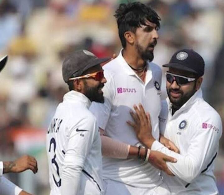 इशांतने इंग्लंडविरुद्धच्या सध्याच्या मालिकेत कसोटी क्रिकेटमधील 300 विकेट्सही पूर्ण केल्या.
