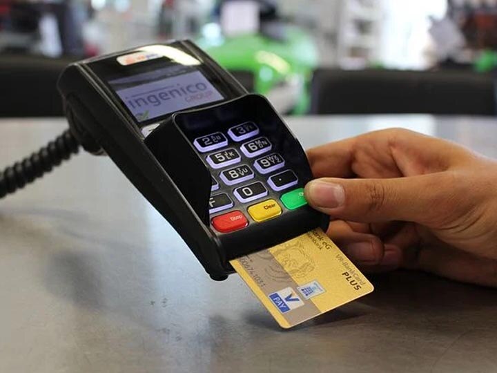 Mumbai Police arrest 9 people for robbing customers by cloning ATM cards ATM Card : एटीएम कार्ड क्लोन करुन ग्राहकांची कोट्यवधींची लूट, मुंबई पोलिसांकडून 9 जणांना अटक