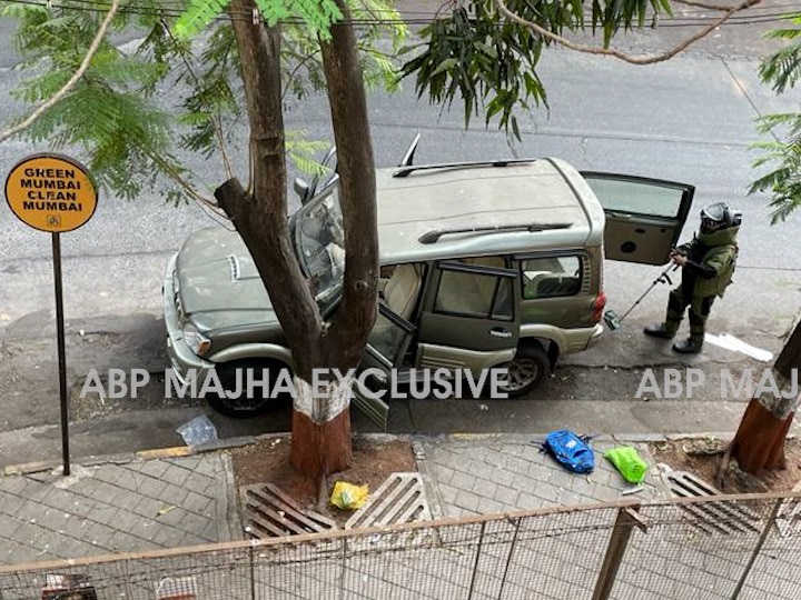 Mukesh ambani Antilia Explosives Scare Suspected Innova car may be in mumbai Police investigation in process Antilia Explosives Scare | आरोपींनी पळ काढलेली इनोव्हा गाडी मुंबईतच? पोलिसांकडून कसून तपास