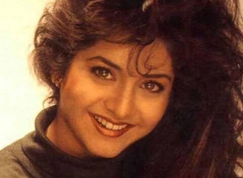 वर्षाची सुरुवात उत्कृष्ट होती कारण तिचा हिंदीसह तेलगू चित्रपटही प्रदर्शित झाला होता. तिचे क्षत्रिय, रंग और शतरंज 1993 मध्ये प्रदर्शित झाले. क्षत्रिय 26 मार्च रोजी प्रसिद्ध झाला होता तर रंग और शतरंज प्रदर्षित होणे बाकी होते. अशावेळी 5 एप्रिलला तिच्या मृत्यूच्या बातमीने चाहत्यांना धक्का बसला. त्यावेळी दिव्या बॉलिवूडमधील सर्वात सुंदर आणि अव्वल अभिनेत्रींच्या यादीत समाविष्ट होती. वयाच्या 19 व्या वर्षी तिचे निधन झाले. तिचा शेवटचा चित्रपट 'शतरंज' होता जो तिच्या मृत्यूनंतर 9 महिन्यांनंतर प्रदर्शित झाला.