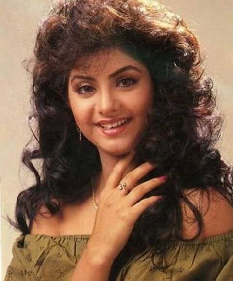 दिव्याचा पहिला बॉलिवूड चित्रपट 1992 मध्ये प्रदर्शित झाला आणि दुसर्या वर्षी 1993 मध्ये तिच्या रहस्यमय मृत्यूने लोकांना हादरवून टाकले. पण तिच्या केवळ एका वर्षाच्या कारकीर्दीमुळेच ती सुपरस्टार झाली. जरी बॉलिवूडपूर्वी दिव्या साऊथ सिनेमात काम करत होती, पण हिंदी फिल्म इंडस्ट्रीमुळे तिला वेगळी ओळख मिळाली.