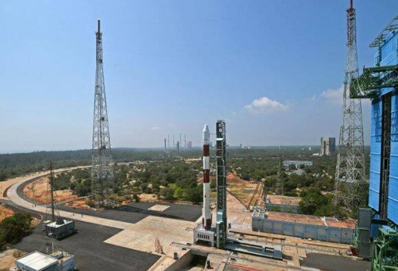ISRO अंतराळात 19 सॅटेलाईट लॉन्च करणार, 2021 मधील पहिलं अंतराळ अभियान आज