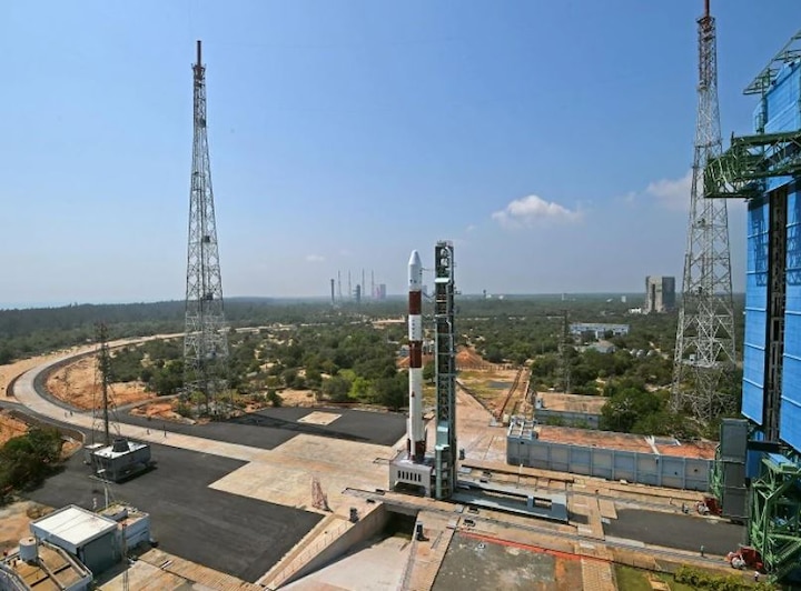 isro mission, isro launch of 19 satellites onboard pslv c51 today PSLV-C51 launch:इस्रोने लॉन्च केलं PSLV 53 वं मिशन, या वर्षातील पहिली अंतराळ मोहीम