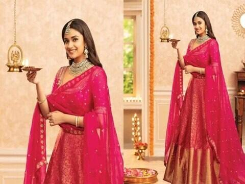 आपल्या अभिनयाने आणि घायाळ करणाऱ्या अदांनी चाहत्यांच्या मनाचा ठाव घेणारी अभिनेत्री किर्ती सुरेश ही एका चित्रपटासाठी जवळपास 2 कोटी रुपये इतकं मानधन घेते.