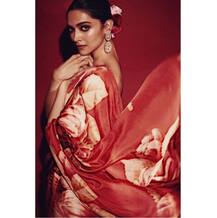 In Pics | 'या' अभिनेत्रींप्रमाणे साडीवर साजेशा हेअरस्टाईल करुन पाहाच