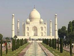 Breaking News Agra Taj Mahal Bomb Threat Alert Gates Closed Taj Mahal Bomb Threat: ताजमहालमध्ये बॉम्बच्या अफवेने खळबळ; एकाला अटक, शोधमोहिम सुरु