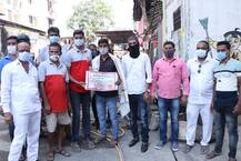 भांडुपमधील त्रस्त नागरिकांकडून अनोखा निषेध, कंत्राटदाराचा 'वेळकाढू प्रशासन' प्रमाणपत्र देऊन सत्कार
