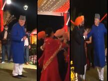 'संभालो मुझको ओ मेरे यारो!' फारुख अब्दुल्ला आणि अमरिंदर सिंह यांचं शानदार नृत्य, व्हिडीओ व्हायरल