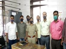 तुमची मुलं मोबाईलवर गेम खेळतायत? भाजी विक्रेत्याच्या खात्यातून साडेतीन लाख गायब