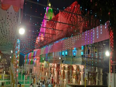 In Photos | कोकणातील नवसाला पावणाऱ्या भराडीदेवीच्या यात्रेनिमित्त मंदिराला आकर्षक रोषणाईचा साज In Photos | कोकणातील नवसाला पावणाऱ्या भराडीदेवीच्या यात्रेनिमित्त मंदिराला आकर्षक रोषणाईचा साज