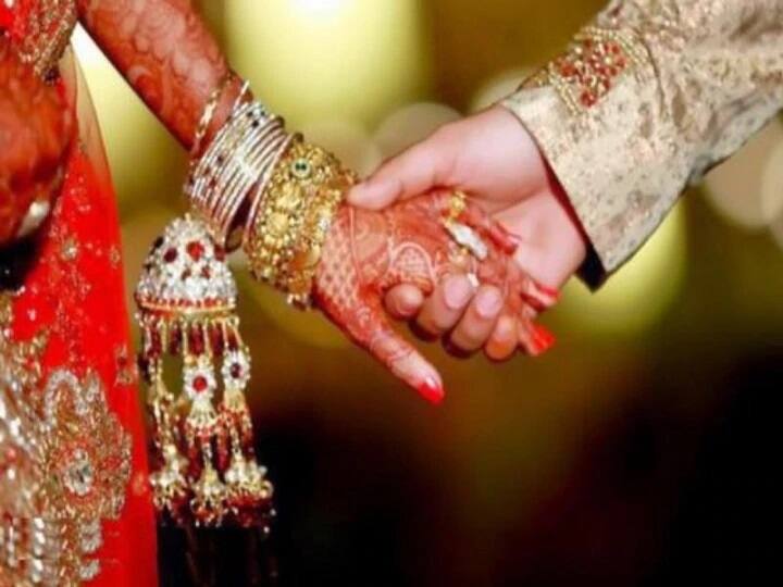 Marriage canceled over branded kumkum, file a case at Wada police station ब्रँडेड कुंकू लावलं नाही म्हणून लग्नास नकार, वाडा पोलिस ठाण्यात गुन्हा दाखल