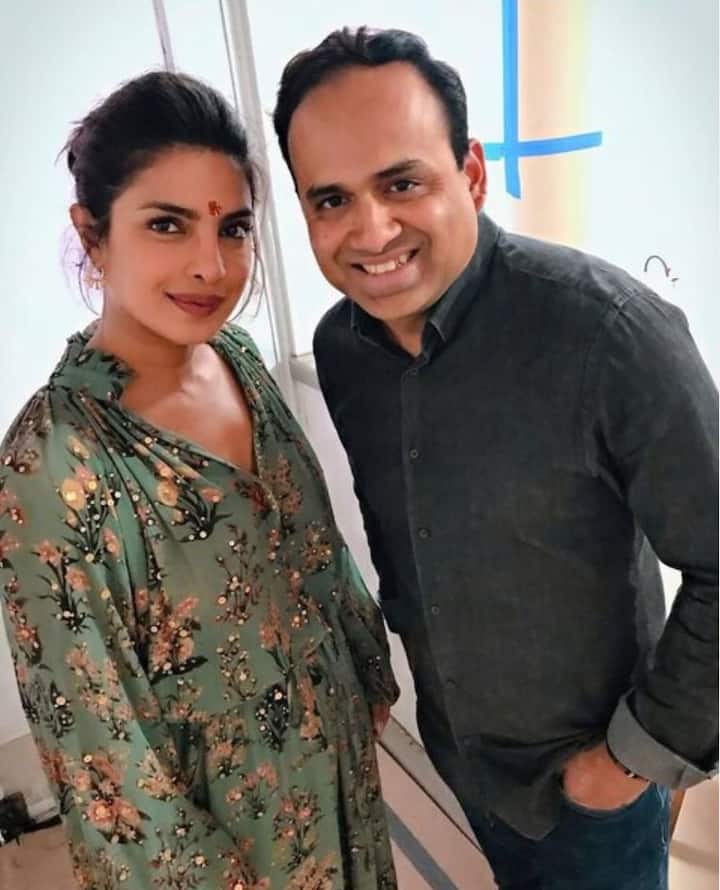 प्रियंकाने आपल्या टीमलाही शुभेच्छा दिल्या आहेत. तिने सांगितलं की, 