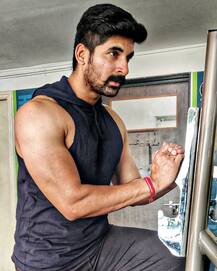 PHOTO | 'डॅडीं'चा जावई सत्तेच्या 'खुर्ची'त; चित्रपटात दिसणार ग्रामीण राजकारणाचा न पाहिलेला पैलू