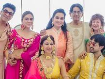 In Pics | थाटामाटात पार पडला पद्मिनी कोल्हापुरेंच्या मुलाचा विवाहसोहळा