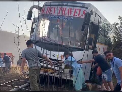 मोठा अपघात टळला; लोणावळ्याजवळ खासगी बस दरीत पडताना थोडक्यात वाचली, सर्व प्रवासी सुखरुप