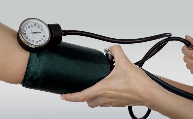 You can Normal your Blood pressure at home just by doing this  Heath Tips Blood Pressure: ਲੋਅ ਬਲੱਡ ਪ੍ਰੈਸ਼ਰ ਨੂੰ ਘਰ ਵਿੱਚ ਹੀ ਇੰਝ ਕਰੋ ਤੁਰੰਤ ਨੋਰਮਲ