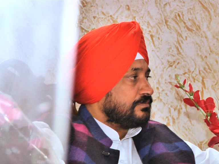 ਜਦੋਂ ਸੁਖਬੀਰ ਬਾਦਲ ਅੰਮ੍ਰਿਤਧਾਰੀ ਹੋਣ ਬਾਰੇ ਨਾ ਦੇ ਸਕੇ ਕੋਈ ਜਵਾਬ !