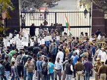 Delhi Crime: जेएनयू की छात्रा से दुष्कर्म के प्रयास का आरोपी 6 दिन बाद गिरफ्तार, एक हजार सीसीटीवी फुटेज खंगालने के बाद मिली कामयाबी