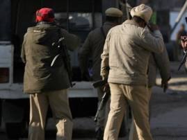 ਸੁਖਬੀਰ ਬਾਦਲ ਦੇ ਹਲਕੇ 'ਚ ਪੁਲਿਸ ਦੀ 'ਗੁੰਡਾਗਰਦੀ', ਵੀਡੀਓ ਵਾਇਰਲ Police Beaten Up Dalit Family ਸੁਖਬੀਰ ਬਾਦਲ ਦੇ ਹਲਕੇ 'ਚ ਪੁਲਿਸ ਦੀ 'ਗੁੰਡਾਗਰਦੀ', ਵੀਡੀਓ ਵਾਇਰਲ