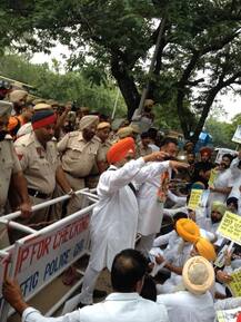 ਕਾਂਗਰਸੀ ਮੋਦੀ ਖ਼ਿਲਾਫ ਡਟੇ
