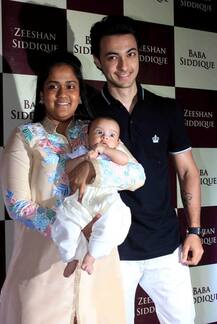 ਇਫਤਾਰ ਪਾਰਟੀ \'ਤੇ ਲੱਗੀ ਸਿਤਾਰਿਆਂ ਦੀ ਝੜੀ