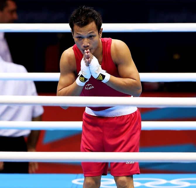 AIBA ਵੱਲੋਂ ਕਰਵਾਏ ਜਾ ਰਹੇ ਓਲੰਪਿਕ ਕੁਆਲੀਫਾਇੰਗ ਈਵੈਂਟ 'ਚ ਐਲ. ਦੇਵੇਦਰੋ ਸਿੰਘ ਨੇ ਕਾਂਸੀ ਦਾ ਤਗਮਾ ਤਾਂ ਜਿੱਤਿਆ ਪਰ 49kg ਕੈਟੇਗਰੀ ਦਾ ਇਹ ਮੁੱਕੇਬਾਜ਼ ਲਗਾਤਾਰ ਦੂਜਾ ਓਲੰਪਿਕ ਖੇਡਣ ਦਾ ਸੁਪਨਾ ਪੂਰਾ ਨਹੀਂ ਕਰ ਸਕਿਆ। ਸਪੇਨ ਦੇ ਕਰਮੋਨਾ ਹਰੈਡੀਆ ਸੈਮਿਉਲ ਨੇ ਇਹ ਬਾਊਟ 2-1 ਨਾਲ ਜਿੱਤ ਲਿਆ। 