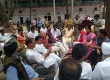 ਮਨੀਸ਼ ਸਿਸੋਦੀਆ ਸਮੇਤ 52 \'ਆਪ\' ਵਿਧਾਇਕ ਹਿਰਾਸਤ \'ਚ, ਦੇਖੋ ਤਸਵੀਰਾਂ