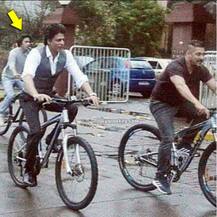 ਸਲਮਾਨ ਸ਼ਾਹਰੁਖ ਨਾਲ ਇਹ ਜਨਾਬ ਵੀ ਕਰ ਰਹੇ ਸਾਈਕਲਿੰਗ