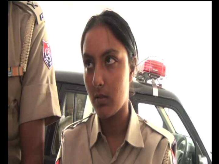 ਰਵਨੀਤ ਨੇ ਦੱਸਿਆ ਕਿ ਉਸ ਦੇ ਪਿਤਾ ਪਠਾਨਕੋਟ ਵਿੱਚ ਬਤੌਰ ਪੰਜਾਬ ਪੁਲਿਸ ਦੇ ਏ.ਐਸ.ਆਈ. ਤਾਇਨਾਤ ਹਨ। ਪੁਲਿਸ ਨੇ ਮੁਲਜ਼ਮਾਂ ਖਿਲਾਫ ਜਾਂਚ ਸ਼ੁਰੂ ਕਰ ਦਿੱਤੀ ਹੈ। 