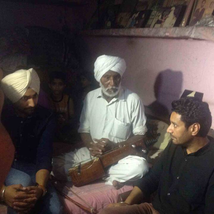  ਅਧਰੰਗ ਦੇ ਦੌਰੇ ਨੇ ਈਦੂ ਸ਼ਰੀਫ਼ ਨੂੰ ਪੰਜੇ ਉੱਤੇ ਪਾ ਦਿੱਤਾ। ਆਪਣੇ ਸਮੇਂ ਨੂੰ ਯਾਦ ਕਰ ਕੇ ਈਦੂ ਅੱਜ ਵੀ ਭਾਵੁਕ ਹੋ ਜਾਂਦਾ ਹੈ। ਈਦੂ ਦੀ ਗਾਇਕੀ ਦਾ ਪ੍ਰਮਾਣ ਉਸ ਦੇ ਕਮਰੇ ਵਿੱਚ ਪਏ ਸਨਮਾਨ ਪੱਤਰਾਂ ਤੋਂ ਲਗਾਇਆ ਜਾ ਸਕਦਾ ਹੈ। 