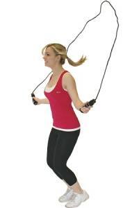Weight Loss: घर में सिर्फ 20 मिनट रस्सी कूदने से कम हो जाएगा वजन, आज से ही शुरू करें