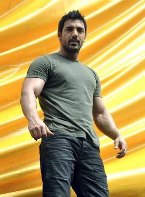 ਸਾਬਕਾ ਯੂਰੋਪੀਅਨ ਚੈਂਪੀਅਨ ਕੈਰੀ ਹੋਪ ਨੂੰ ਹਰਾਉਣਾ ਵਿਜੇਂਦਰ ਲਈ ਆਸਾਨ ਨਹੀ ਹੋਵੇਗਾ। ਇਸ ਫਾਈਟ ਨੂੰ ਵਿਜੇਂਦਰ ਦੇ ਹੁਣ ਤਕ ਦੇ ਕਰੀਅਰ ਦੀ ਸਭ ਤੋਂ ਵੱਡੀ ਫਾਈਟ ਵੀ ਮੰਨਿਆ ਜਾ ਰਿਹਾ ਹੈ। 