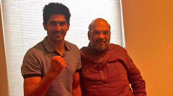 ਕਪਿਲ ਤੋਂ ਅਲਾਵਾ ਕ੍ਰਿਕਟਰ ਯੁਵਰਾਜ ਸਿੰਘ, ਵੀਰੇਂਦਰ ਸਹਿਵਾਗ, ਸੁਰੇਸ਼ ਰੈਨਾ ਅਤੇ ਗੌਤਮ ਗੰਭੀਰ ਵੀ ਇਹ ਫਾਈਟ ਵੇਖਣ ਲਈ ਸਟੇਡੀਅਮ 'ਚ ਮੌਜੂਦ ਹੋਣਗੇ। 