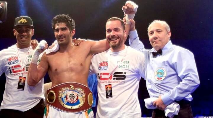 WBO ਏਸ਼ੀਆ ਪੈਸੀਫਿਕ ਸੁਪਰ ਮਿਡਲਵੇਟ ਖਿਤਾਬ ਜਿੱਤਣ ਤੋਂ ਕੁਝ ਹੀ ਮਿਨਟ ਬਾਅਦ ਵਿਜੇਂਦਰ 'ਤੇ ਸਵਾਲਾਂ ਦੀ ਵਰਖਾ ਹੋਣ ਲੱਗੀ। ਹਰ ਕੋਈ ਇਹੀ ਸਵਾਲ ਪੁੱਛ ਰਿਹਾ ਸੀ ਕਿ ਹੁਣ ਵਿਜੇਂਦਰ ਦੀ ਟੱਕਰ ਕਿਸ ਨਾਲ ਹੋਵੇਗੀ। ਪਹਿਲਾਂ ਇਸ ਮਾਮਲੇ 'ਚ ਚੁੱਪੀ ਵਰਤ ਰਹੇ ਵਿਜੇਂਦਰ ਨੇ ਜਲਦੀ ਹੀ ਦੱਸਿਆ ਕਿ ਹੁਣ ਉਹ ਪਾਕਿਸਤਾਨੀ ਬਾਕਸਰ ਆਮਿਰ ਖਾਨ ਨਾਲ ਟੱਕਰ ਲੈਣਾ ਚਾਹੁੰਦੇ ਹਨ। 