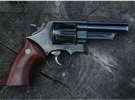 Revolver ਨੌਂ ਰਿਵਾਲਰ ਲੁੱਟੇ, ਪੁਲਿਸ ਹੋਈ ਚੌਕਸ