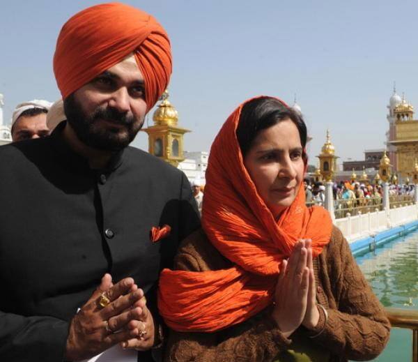 ਇਸ ਤੋਂ ਇਲਾਵਾ ਕ੍ਰਿਕਟ ਦੇ ਮੈਚਾਂ ਦੀ ਨਵਜੋਤ ਸਿੰਘ ਸਿੱਧੂ ਅਲੱਗ ਤੋਂ ਕਮਾਈ ਕਰਦੇ ਹਨ। 