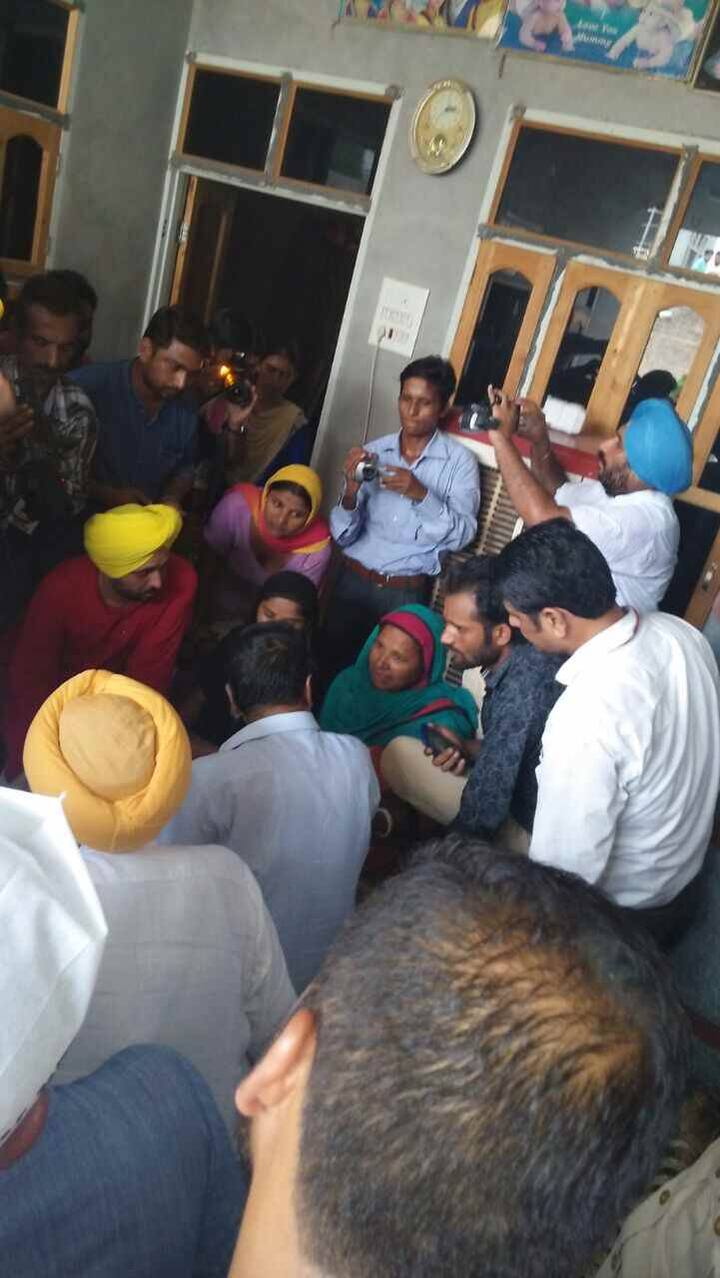 ਉਨ੍ਹਾਂ ਕਿਹਾ ਕਿ ਭਾਜਪਾ ਦੇ ਗੁੰਡੇ ਪੂਰੇ ਦੇਸ਼ ਵਿੱਚ ਦਲਿਤਾਂ 'ਤੇ ਅੱਤਿਆਚਾਰ ਕਰ ਰਹੇ ਹਨ। 