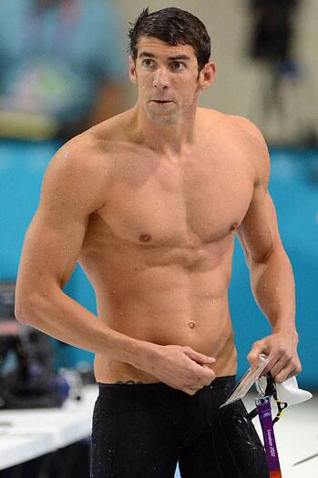 ਫੈਲਪਸ ਓਹੀ ਅਥਲੀਟ ਹੈ ਜਿਸਨੇ ਬੀਜਿੰਗ ਓਲੰਪਿਕਸ 'ਚ 8 ਗੋਲਡ ਮੈਡਲ ਜਿੱਤ ਕੇ ਇੱਕੋ ਓਲੰਪਿਕਸ 'ਚ ਸਭ ਤੋਂ ਵੱਧ ਗੋਲਡ ਜਿੱਤਣ ਦਾ ਇਤਿਹਾਸ ਰਚਿਆ ਹੈ। 