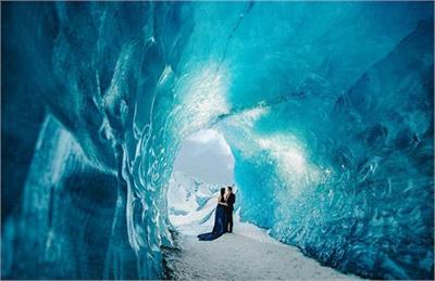 ਬਰਫੀਲੀਆਂ ਗੁਫਾਵਾਂ ਤੇ ਪਹਾੜਾਂ \'ਚ ਜੋੜੇ ਨੇ ਮੰਗਣੀ ਦਾ ਫੋਟੋਸ਼ੂਟ 