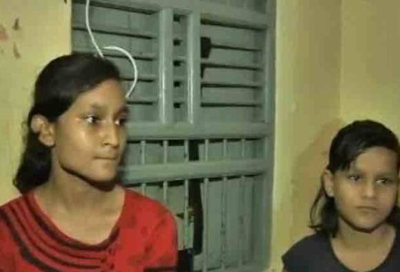 ਲਤਿਕਾ ਨੇ ਦੱਸਿਆ ਕਿ ਉਸ ਨੇ ਆਪਣੇ ਮਾਮੇ ਦੇ ਨਾਲ ਹਰ ਰੈਂਕ ਦੇ ਪੁਲਿਸ ਅਫ਼ਸਰਾਂ ਨੂੰ ਫ਼ੋਨ ਕੀਤਾ। ਪਰ ਕੋਈ ਜਵਾਬ ਨਾ ਮਿਲਿਆ। ਫਿਰ ਉਸ ਨੇ ਮੁੱਖਮੰਤਰੀ ਨੂੰ ਆਪਣੇ ਖ਼ੂਨ ਨਾਲ ਲਿਖ ਕੇ ਚਿੱਠੀ ਭੇਜੀ। ਇਸ ਤੋਂ ਬਾਅਦ ਪ੍ਰਸ਼ਾਸਨਿਕ ਹਲਕਿਆਂ ਵਿੱਚ ਭੂਚਾਲ ਆ ਗਿਆ। ਮੁੱਖਮੰਤਰੀ ਨੇ ਹੁਣ ਦੋਹਾਂ ਭੈਣਾਂ ਨੂੰ ਮਿਲਨ ਦੇ ਲਈ ਬੁਲਾਇਆ ਹੈ। ਪੁਲਿਸ ਵੀ ਇਸ ਮਾਮਲੇ ਵਿੱਚ ਹਰਕਤ ਵਿੱਚ ਆ ਗਈ ਹੈ। 