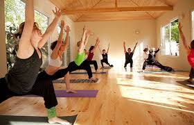 ਖ਼ਾਸ ਤੌਰ ਉੱਤੇ ਹੌਟ ਯੋਗਾ ਇਸ ਸਮੇਂ ਕਾਫ਼ੀ ਪ੍ਰਸਿੱਧ ਹੋ ਰਿਹਾ ਹੈ।