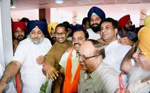 ਅੰਮ੍ਰਿਤਸਰ \'ਚ ਸੁਖਬੀਰ ਨੂੰ ਪਏ ਧੱਕੇ, ਸਮਾਗਮ ਦਾ ਬਾਈਕਾਟ