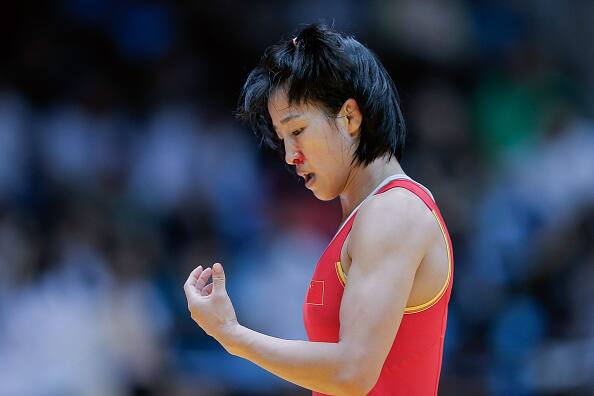 ਚੀਨ ਦੀ ਭਲਵਾਨ ਦੇ ਇਸ ਜਜ਼ਬੇ ਨੇ ਵਿਖਾ ਦਿੱਤਾ ਕਿ ਜਿੱਤ ਤੋਂ ਵੱਧ ਕੇ ਹੋਰ ਵੀ ਬਹੁਤ ਕੁਝ ਹੁੰਦਾ ਹੈ। ਚੀਨ ਦੀ ਖਿਡਾਰਨ ਦੇ ਜਿੱਤਣ 'ਤੇ ਭਾਰਤ ਦੇ ਦਰਸ਼ਕਾਂ ਦੇ ਹੱਥ ਨਿਰਾਸ਼ਾ ਲੱਗੀ ਪਰ ਇਸ ਜਿੱਤ ਤੋਂ ਬਾਅਦ ਜੋ ਕੁਝ ਸੁਨ ਯਾਨਾਨ ਨੇ ਕੀਤਾ ਉਸ ਨਾਲ ਇਹ ਭਲਵਾਨ ਵਿਨੇਸ਼ ਦੇ ਨਾਲ-ਨਾਲ ਪੂਰੇ ਭਾਰਤ ਦਾ ਦਿਲ ਜਿੱਤਣ 'ਚ ਕਾਮਯਾਬ ਹੋ ਗਈ।