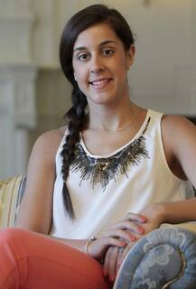 ਕੈਰੋਲੀਨਾ ਮਰੀਨ - ਕੋਰਟ \'ਤੇ ਸੀਰੀਅਸ, ਬਾਹਰ ਕੂਲ ਅਤੇ ਗਲੈਮਰਸ 