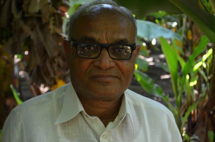 ਮਹਾਰਾਸ਼ਟਰ ਦੇ ਜਲਗਾਂਵ ਵਿੱਚ ਰਹਿਣ ਵਾਲੇ 62 ਸਾਲ ਦੇ ਤੇਨੁ ਡੋਂਗਰ ਬੋਰੋਲੇ ਤੇ 64 ਸਾਲ ਦੇ ਓਂਕਾਰ ਚੌਧਰੀ, ਕੇਲੇ ਉਗਾਉਣ ਵਾਲੇ ਕਰੋੜਪਤੀ ਹਨ, ਤੇਨੂ ਪਹਿਲੇ ਚਾਹ ਵੇਚਣ ਦਾ ਕੰਮ ਕਰਦੇ ਸਨ ਅਤੇ ਉਂਕਾਰ ਪ੍ਰਾਇਮਰੀ ਸਕੂਲ ਦੇ ਟੀਚਰ ਸਨ। ਇਹ ਆਪਣੀ ਸਫਲਤਾ ਦਾ ਸਿਹਰਾ Grand Naine Variety ਨੂੰ ਦਿੰਦੇ ਹਨ। ਜਿੰਨਾ ਨੇ ਇਸਰਾਈਲ ਤੋਂ ਅਪਣਾਏ ਹੋਏ ਜੈਨ ਸਿੰਜਾਈ ਦੀ ਤਕਨੀਕ ਦਾ ਇਸਤੇਮਾਲ ਕੀਤਾ। ਉਨ੍ਹਾਂ ਦੱਸਿਆ ਜੈਨ ਸਿੰਜਾਈ ਪਾਣੀ ਬਚਾਉਣ ਵਾਲੇ ਫਲਾਂ ਦੀ ਪੈਦਾਵਾਰ ਕਰਦਾ ਹੈ। ਇਸ ਦੇ ਨਾਲ-ਨਾਲ ਉਹ ਖਾਦਾਂ ਦਾ ਉਤਪਾਦਨ ਵੀ ਕਰਦੇ ਹਨ। ਇਹ ਕੰਪਨੀ ਕਿਸਾਨਾਂ ਨੂੰ ਗਰਮੀ ਅਤੇ ਹੁੰਮ੍ਹਸ ਤੋਂ ਆਪਣੀ ਫ਼ਸਲ ਬਚਾਉਣ ਦੇ ਤਰੀਕੇ ਵੀ ਸਿਖਾਉਂਦੀ ਹੈ। ਇਸ ਲਈ ਅੱਜ ਜਲਗਾਂਵ ਕੇਲੇ ਦਾ ਵਪਾਰ ਕਰਨ ਵਾਲੇ ਉਤਪਾਦਕ ਬਣ ਗਿਆ ਹੈ।